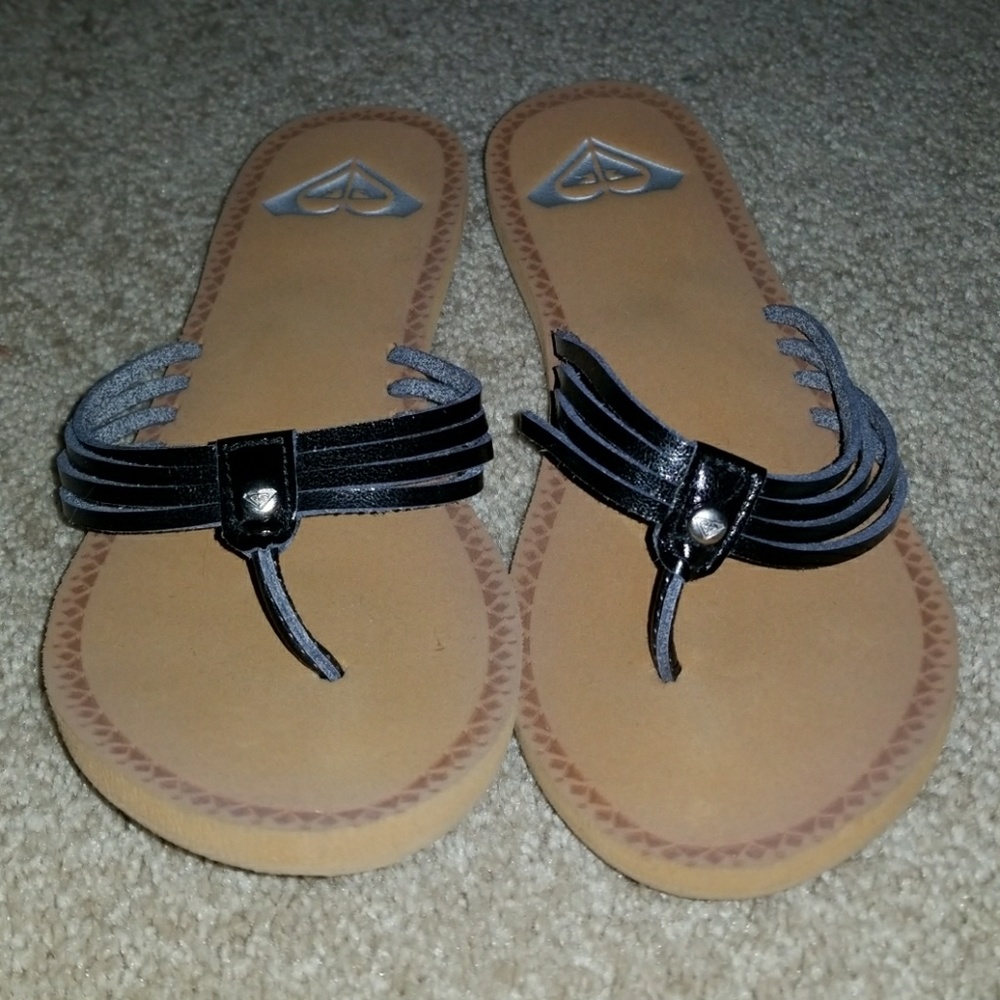 Size 7 Roxy flip flops
